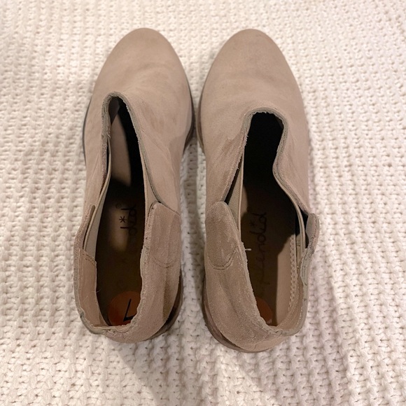 Splendid Hamptyn Tan Suede Ankle Boots - Picture 5 of 7